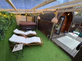 Go Glamping at Inverness & Loch Ness, hotel u gradu Invernes