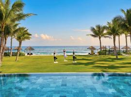 Royal Beachfront Resort Danang, hotel i Dien Ban