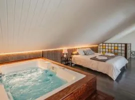 Tríplex con jacuzzi privado y terraza a 1h de Madrid