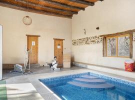 L'Ecurie Du Lesnen Petit Bois – hotel w mieście Saint-Thual