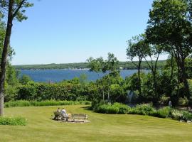 Country House Resort, hotel in Sister Bay