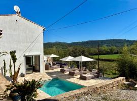 Villa with private pool & Air Conditioning near St-Tropez, Hotel in Cogolin