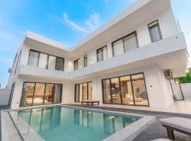 TML Jomtein Modern Pool Villa 5 Bedroom - Private KTV Room & Open flame kitchen - paradise for families and friends