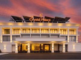 The Crystal Palace: Changanācheri şehrinde bir otel