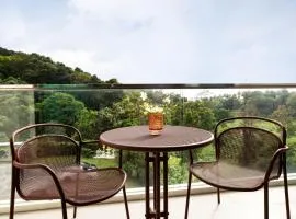 2 Bedrooms near Freedom beach