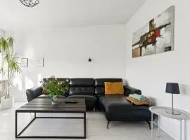 Stylish Scandinavian Apartment in a Peaceful Neighborhood