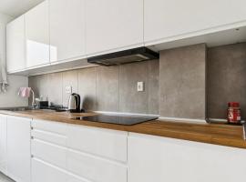 Stylish Scandinavian Apartment in a Peaceful Neighborhood, hotel Randersben