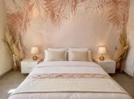 Chambre privée en Villa avec piscine et salle de bain attenante