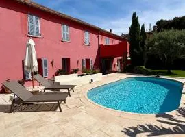 Chambre privée en Villa avec piscine et salle de bain attenante