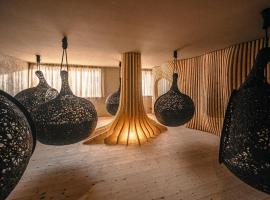 Cristallo Sport & Wellness Hotel, Hotel in Levico Terme