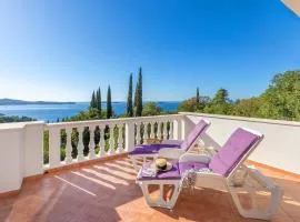 Vila Dalmare Sea View Apartment with Huge Balcony