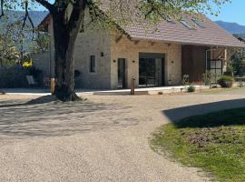 La Villa de Paul - Maison d'hôtes, отель в городе Yenne