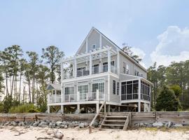 L'Hermione, хотел в Gloucester