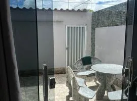 Casa em Cabo Frio com área externa, churrasqueira e chuveirão