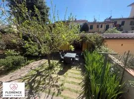Bellissimo terratetto con giardino e posto auto by Florence Sweet Homes