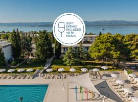 Bluesun Holiday Village Bonaca - Full Board, hotel di Bol