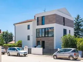 Villa Elena Deluxe in Fazana for 8 people with whirlpool & private pool only 400 m from the beach