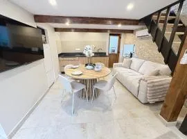 Escale premium à 5 minutes de l'autoroute, arrivée autonome, lit haut de gamme et clim