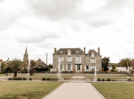 Domaine Les Jardins dArsene โรงแรมในTinténiac