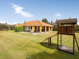 Holiday Home Ebon - from the sea by Interhome