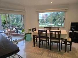 Divino dto zona centro con cochera y terraza con solarium propia