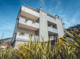 Boutique Hotel Villa Alberta, hotel a Nago-Torbole