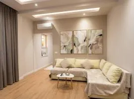 Villa with Garden and Balcony