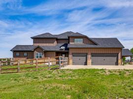 Elegant Sunset Meadow Ranch in Texas with Hot Tub, Hotel in Ponder