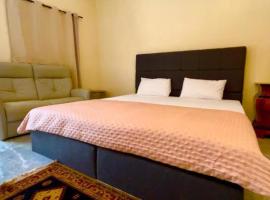 Belgam Lodge, hotel en Serekunda