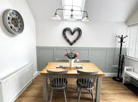 Wayside, Yorkshire Wolds Holiday Home, Sleeps 4, Parking