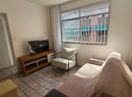 Itapuã - 4 Minutos da Praia - Apartamento Espaçoso - 2 Quartos - 2 Varandas