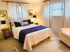 Suttons Bay Sunshine โรงแรมในSuttons Bay