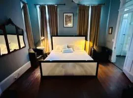 Modern Historic Home with Cowboy Pool 4BR Sleeps 7