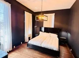 Modern Historic Home with Cowboy Pool 4BR Sleeps 7