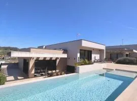 Notel Club - Villa Hoshi