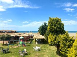 Sea View Wooden Houses, viešbutis mieste Ležė