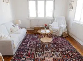 Le Pre Douillet 4 guests Tastefully decorated Tram 5 min