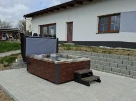 apartmany pod letištem s vířivkou