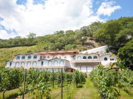 Viña Sicilia Hotel y Viñedo, hotel i Olaya