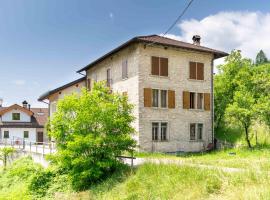 App grande e rustico sulle Dolomiti, hotel en Sovramonte