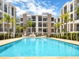 Cozy & stylish apartment at Parc Prestigia