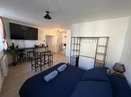 Studio neuf Fibre Café offert Entrée autonome