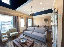 Haven at Hazel Downtown Loft, מלון בDemorest