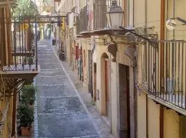 Stromae Central Apartment Cefalu 1 Minute Duomo Beach 3 Bedrooms 8 Guests Free WiFi