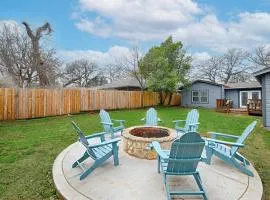 Walk to AT&T Stadium! Dream City Retreat 3BR2BA wFirepit & Modern Comforts