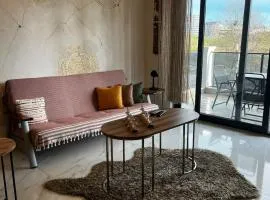 Alanya Mahmutlar Apartment with Swimming Pool - 6 min walk to beach