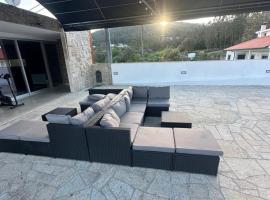 Leonchic - Guest House com Piscina de Água Salgada, Hotel in Barcelos