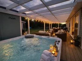 Luxury Escape at the Lake
