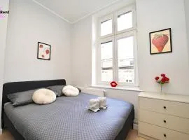 MMRent Strawberry Room