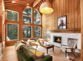Sundance Retreat, 7 Bed, 7 Bath, Mountain Views, Hot Tub